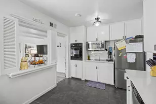 7039 Demaret Dr, Sacramento, CA 95822 - Photo 13