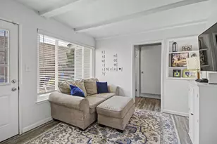 7039 Demaret Dr, Sacramento, CA 95822 - Photo 17