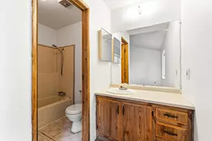 75 Lacam Cir, Sacramento, CA 95820 - Photo 9