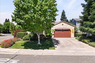 9001 Virginia Fife Way, Elk Grove, CA 95624 - Photo 5