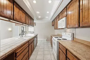 1005 Westmont Ct, Modesto, CA 95356 - Photo 17