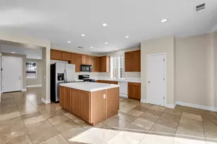 2461 S Mountainside Dr, Los Banos, CA 93635 - Photo 9