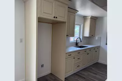 806 E Longview Avenue, Stockton, CA 95207 - Photo 9