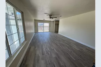 806 E Longview Avenue, Stockton, CA 95207 - Photo 3