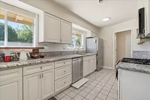 921 Patricia Way, Sacramento, CA 95864 - Photo 11