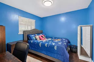 4960 Bradford Dr, Sacramento, CA 95820 - Photo 23