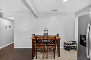 4960 Bradford Dr, Sacramento, CA 95820 - Photo 17