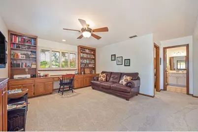 7671 Greenhaven Drive, Sacramento, CA 95831 - Photo 23