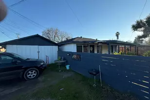 224 E St, Waterford, CA 95386 - Photo 23