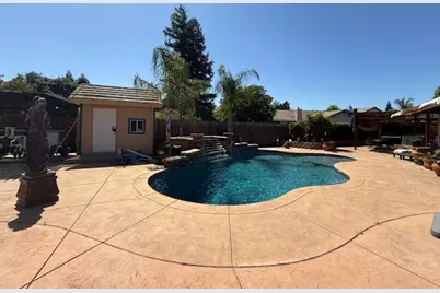 9370 Carrolton Place, Elk Grove, CA 95624 - Photo 3