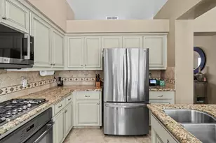 9370 Carrolton Pl, Elk Grove, CA 95624 - Photo 15