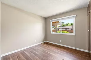 8511 Erinbrook Way, Sacramento, CA 95626 - Photo 17