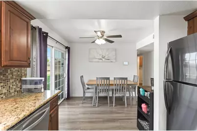 8471 Fontenay Way, Stockton, CA 95210 - Photo 9