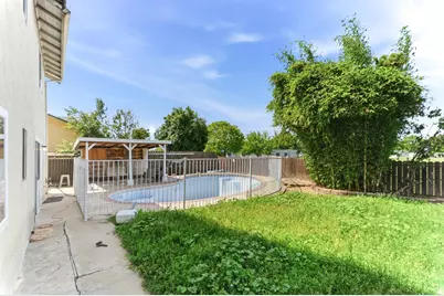 8471 Fontenay Way, Stockton, CA 95210 - Photo 43