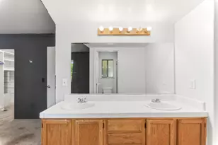 8471 Fontenay Way, Stockton, CA 95210 - Photo 19