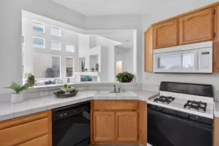 9087 Trumbauer Way, Elk Grove, CA 95758 - Photo 21