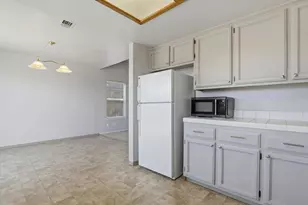 1707 Chateau Dr, Olivehurst, CA 95961 - Photo 17