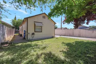 1215 J St, Marysville, CA 95901 - Photo 3