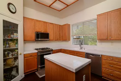 1933 Bastona, Elk Grove, CA 95758 - Photo 11