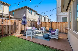 2327 Aerostar Way, Sacramento, CA 95834 - Photo 33