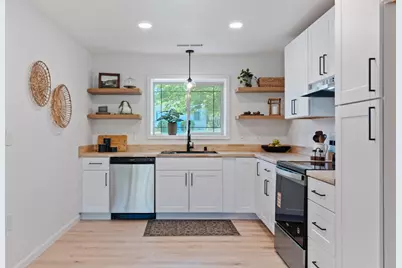 1425 Pleasant Street, Redding, CA 96001 - Photo 13