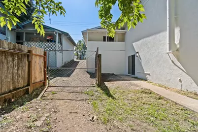 1425 Pleasant Street, Redding, CA 96001 - Photo 35
