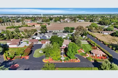 8327 Park Place, Tracy, CA 95304 - Photo 3