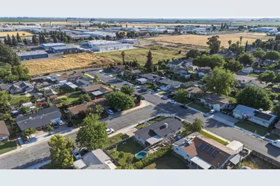 1843 W 8th Street, Merced, CA 95341 - Photo 25