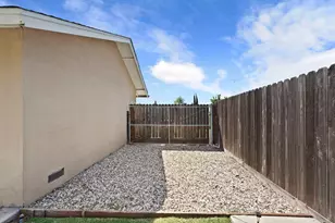 2100 Preston Ln, Modesto, CA 95355 - Photo 5