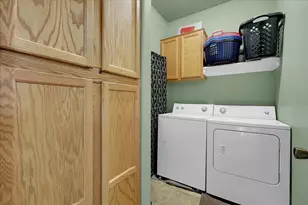 1690 Barrington Dr, Yuba City, CA 95993 - Photo 13