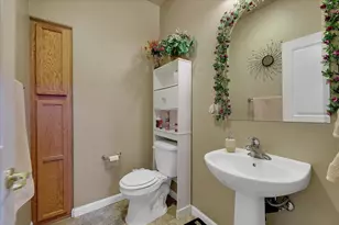 1690 Barrington Dr, Yuba City, CA 95993 - Photo 7