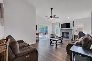 1404 Tradewind Dr, Yuba City, CA 95991 - Photo 15