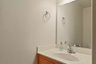 825 Polar Bear Cir, Galt, CA 95632 - Photo 21