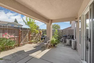 825 Polar Bear Cir, Galt, CA 95632 - Photo 33