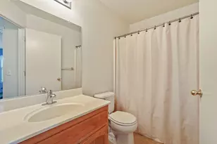825 Polar Bear Cir, Galt, CA 95632 - Photo 23