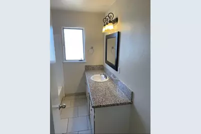 537 W University Avenue, Fresno, CA 93705 - Photo 9