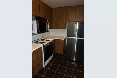 8609 Tiogawoods Drive, Sacramento, CA 95828 - Photo 9