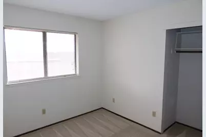 8609 Tiogawoods Drive, Sacramento, CA 95828 - Photo 23