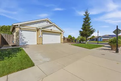 1452 Claridge Court, Plumas Lake, CA 95961 - Photo 3