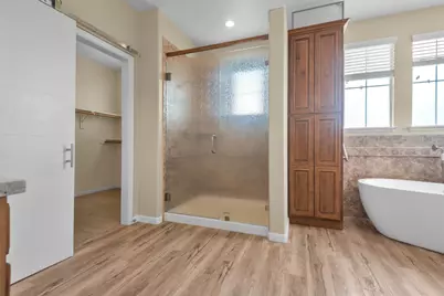 10085 Castle Oaks Court, Sacramento, CA 95829 - Photo 27