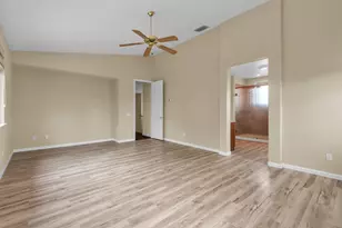 10085 Castle Oaks Ct, Sacramento, CA 95829 - Photo 25