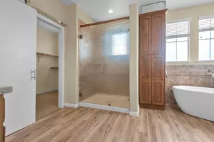 10085 Castle Oaks Ct, Sacramento, CA 95829 - Photo 25
