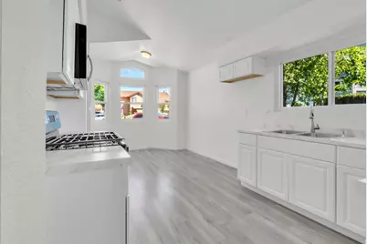 7673 Bluebrook Way, Sacramento, CA 95823 - Photo 13