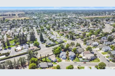 7673 Bluebrook Way, Sacramento, CA 95823 - Photo 33