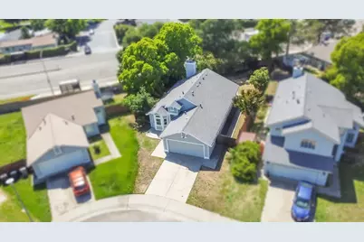 7673 Bluebrook Way, Sacramento, CA 95823 - Photo 3