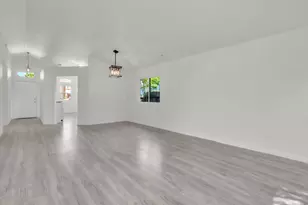 7673 Bluebrook Way, Sacramento, CA 95823 - Photo 15