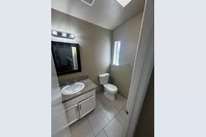4781 N Polk Avenue, Fresno, CA 93722 - Photo 17