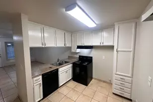4781 N Polk Ave, Fresno, CA 93722 - Photo 11