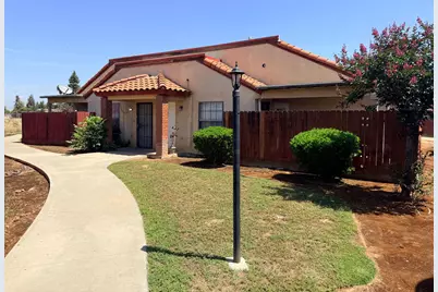 1405 E Cypress Avenue, Reedley, CA 93654 - Photo 1