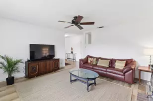 9021 Thilow Dr, Sacramento, CA 95826 - Photo 9